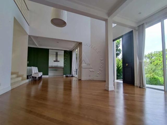 Casa / Sobrado em Condomínio para Venda em Cotia/SP Vila de São Fernando 4 Quartos