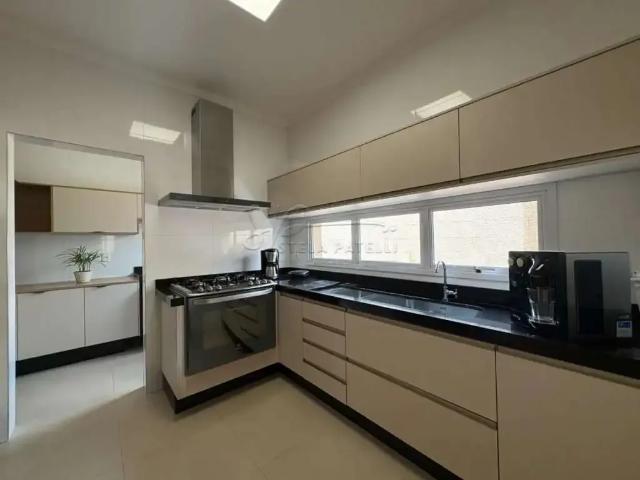 Casa / Sobrado em Condomínio para Venda em Cravinhos/SP Residencial Alto do Vale 3 Quartos