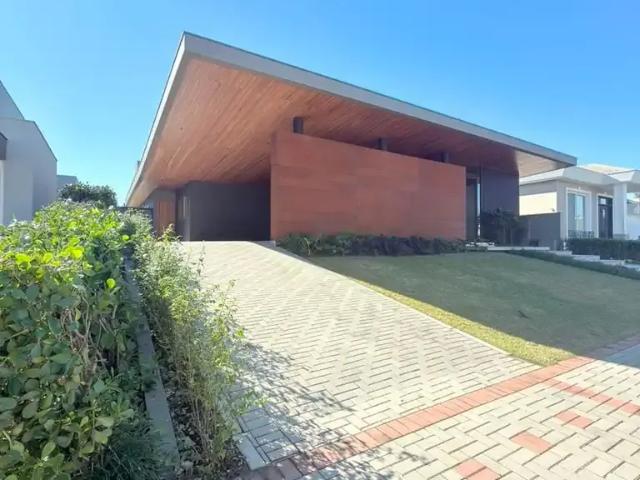 Casa / Sobrado em Condomínio para Venda em Criciúma/SC São Simão 4 Quartos