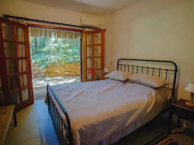 Casa / Sobrado em Condomínio para Venda em Delfinópolis/MG Zona Rural 4 Quartos