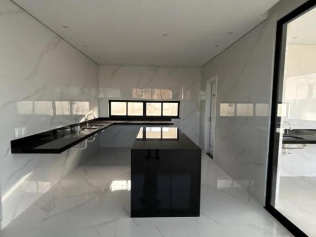 Casa / Sobrado em Condomínio para Venda em Eusébio/CE Cidade Alpha 4 Quartos
