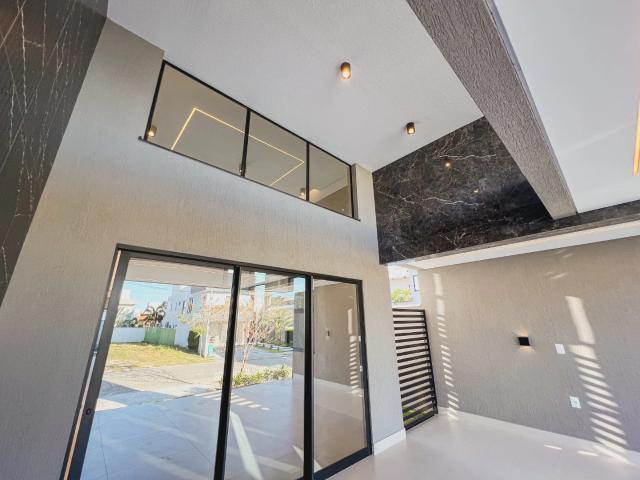 Casa / Sobrado em Condomínio para Venda em Eusébio/CE Cidade Alpha 4 Quartos