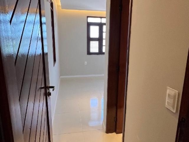 Casa / Sobrado em Condomínio para Venda em Eusébio/CE Cidade Alpha 5 Quartos