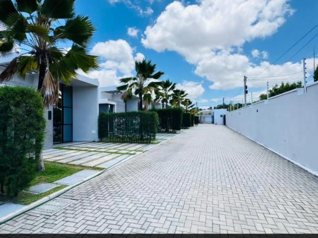 Casa / Sobrado em Condomínio para Venda em Eusébio/CE Parque Havaí 3 Quartos