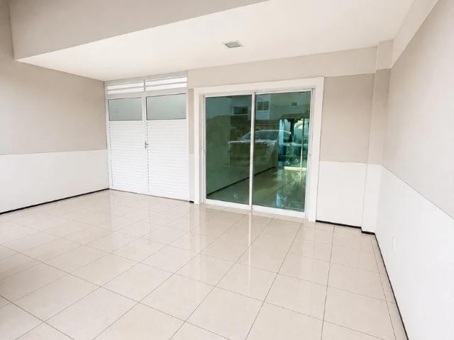 Casa / Sobrado em Condomínio para Venda em Eusébio/CE Precabura 3 Quartos