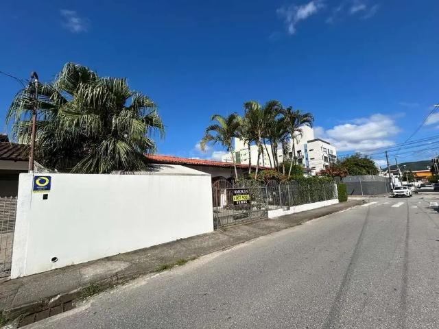 Casa / Sobrado em Condomínio para Venda em Florianópolis/SC Trindade 4 Quartos