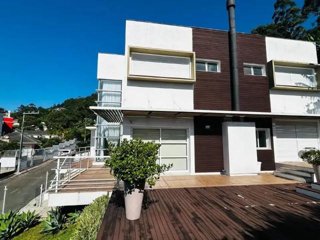 Casa / Sobrado em Condomínio para Venda em Florianópolis/SC Trindade 3 Quartos