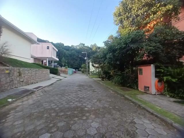 Casa / Sobrado em Condomínio para Venda em Florianópolis/SC Trindade 3 Quartos