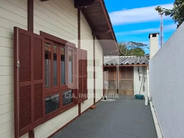 Casa / Sobrado em Condomínio para Venda em Florianópolis/SC Armação do Pântano do Sul 2 Quartos