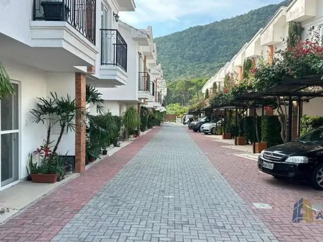 Casa / Sobrado em Condomínio para Venda em Florianópolis/SC Armação 2 Quartos