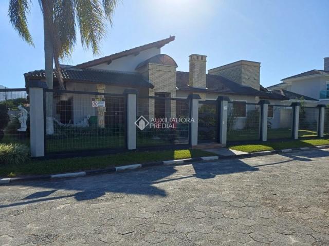 Casa / Sobrado em Condomínio para Venda em Florianópolis/SC Barra da Lagoa 3 Quartos