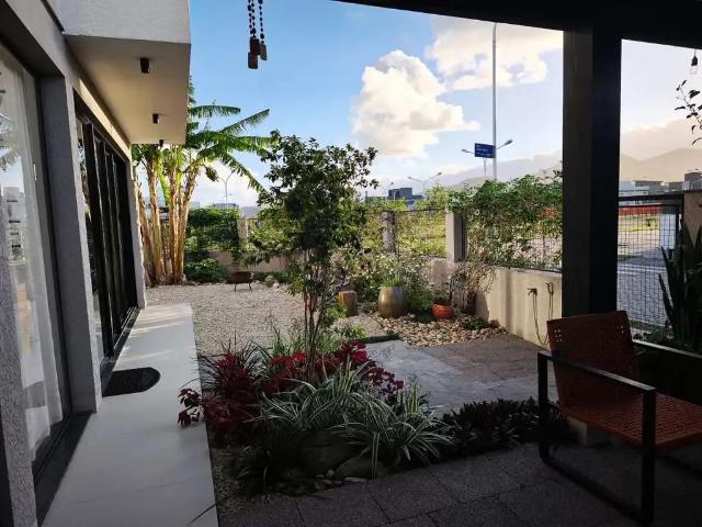 Casa / Sobrado em Condomínio para Venda em Florianópolis/SC Campeche 4 Quartos
