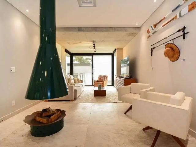 Casa / Sobrado em Condomínio para Venda em Florianópolis/SC Cacupé 3 Quartos