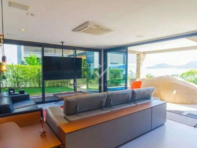 Casa / Sobrado em Condomínio para Venda em Florianópolis/SC Cacupé 4 Quartos