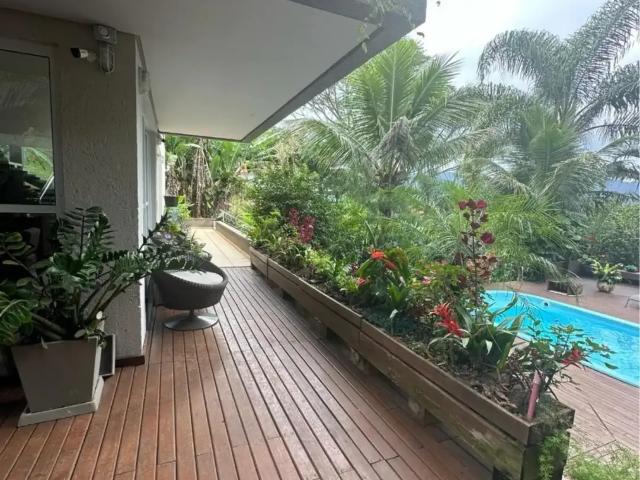 Casa / Sobrado em Condomínio para Venda em Florianópolis/SC Cacupé 4 Quartos