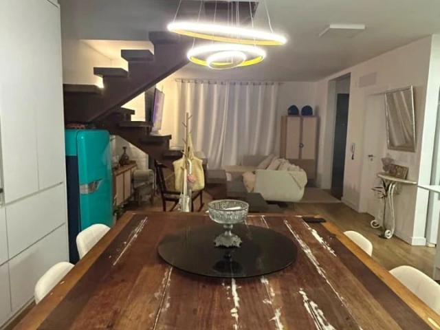 Casa / Sobrado em Condomínio para Venda em Florianópolis/SC Carianos 4 Quartos