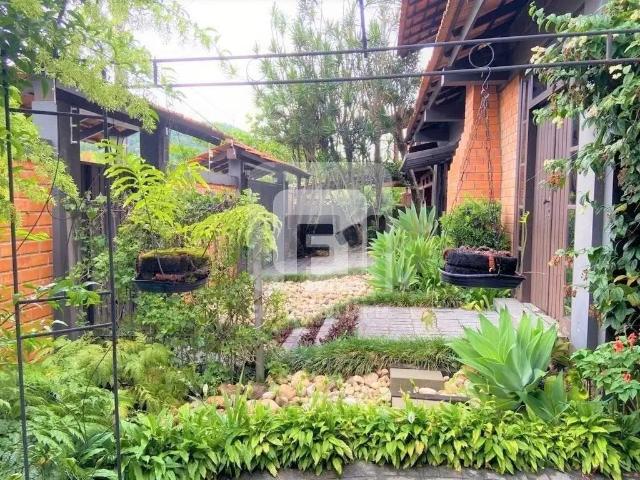 Casa / Sobrado em Condomínio para Venda em Florianópolis/SC Itacorubi 5 Quartos