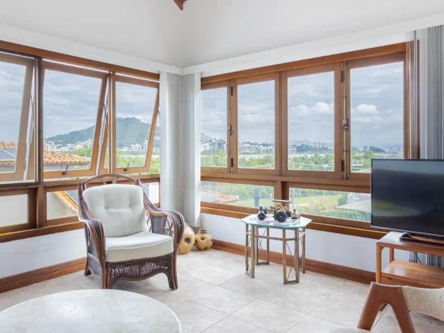 Casa / Sobrado em Condomínio para Venda em Florianópolis/SC João Paulo 3 Quartos