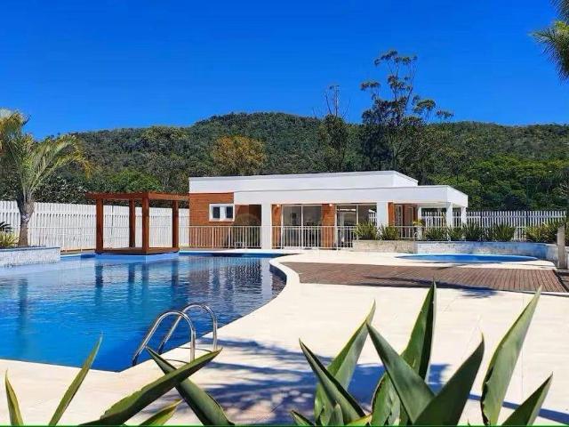 Casa / Sobrado em Condomínio para Venda em Florianópolis/SC Morro das Pedras 2 Quartos