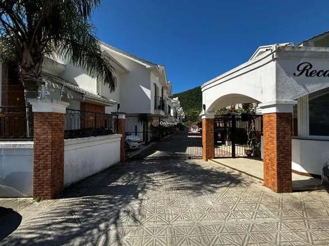 Casa / Sobrado em Condomínio para Venda em Florianópolis/SC Pântano do Sul 2 Quartos