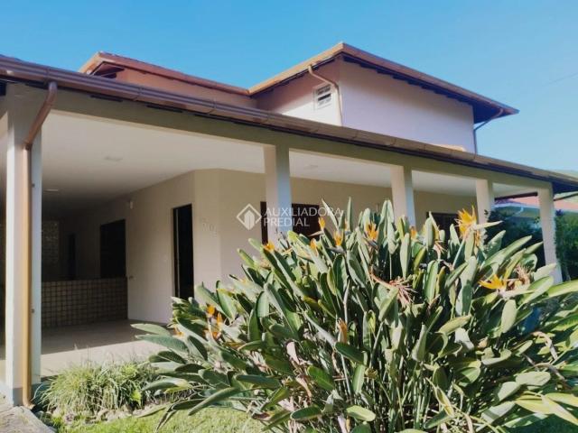 Casa / Sobrado em Condomínio para Venda em Florianópolis/SC Ponta das Canas 4 Quartos