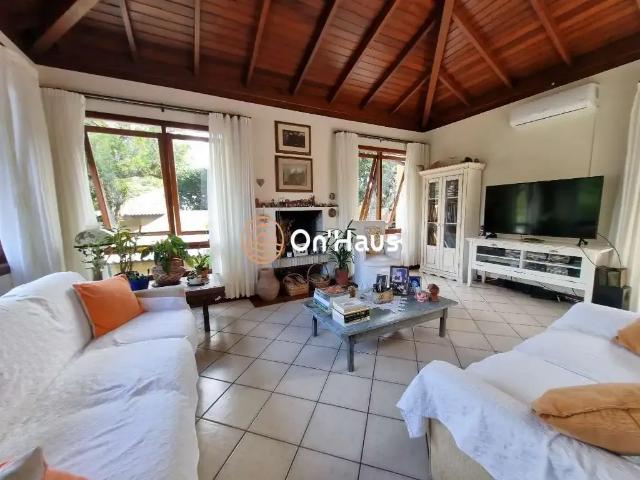 Casa / Sobrado em Condomínio para Venda em Florianópolis/SC Rio Tavares 4 Quartos