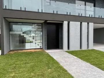 Casa / Sobrado em Condomínio para Venda em Florianópolis/SC São João do Rio Vermelho 4 Quartos