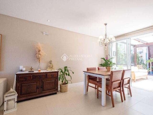 Casa / Sobrado em Condomínio para Venda em Florianópolis/SC Sambaqui 3 Quartos