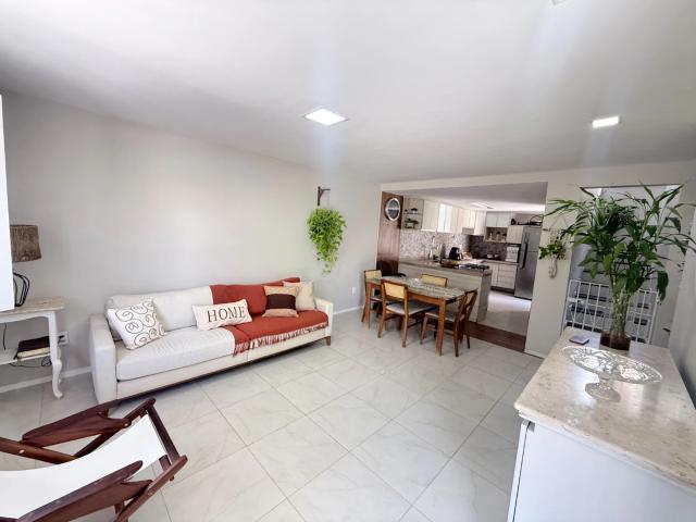 Casa / Sobrado em Condomínio para Venda em Fortaleza/CE Messejana 3 Quartos