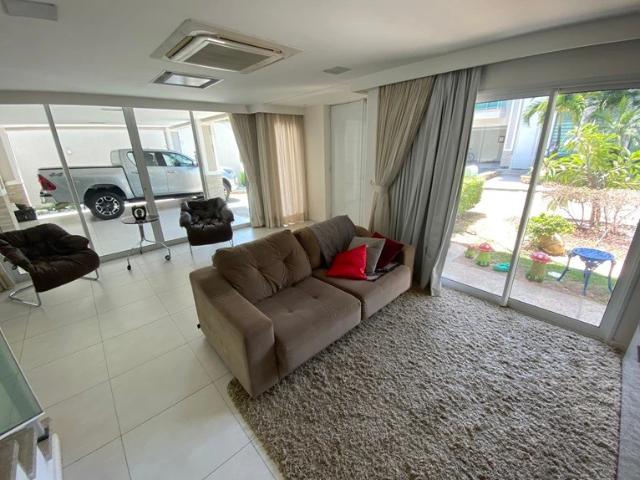 Casa / Sobrado em Condomínio para Venda em Fortaleza/CE de Lourdes 4 Quartos