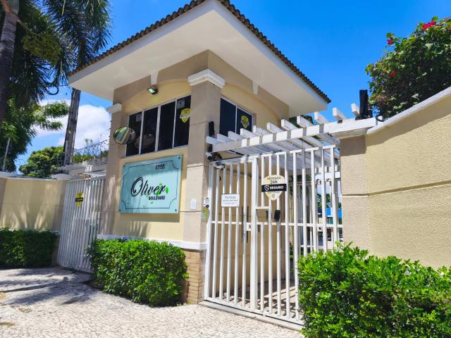Casa / Sobrado em Condomínio para Venda em Fortaleza/CE Lagoa Redonda 3 Quartos
