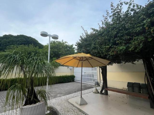 Casa / Sobrado em Condomínio para Venda em Fortaleza/CE Lagoa Redonda 3 Quartos
