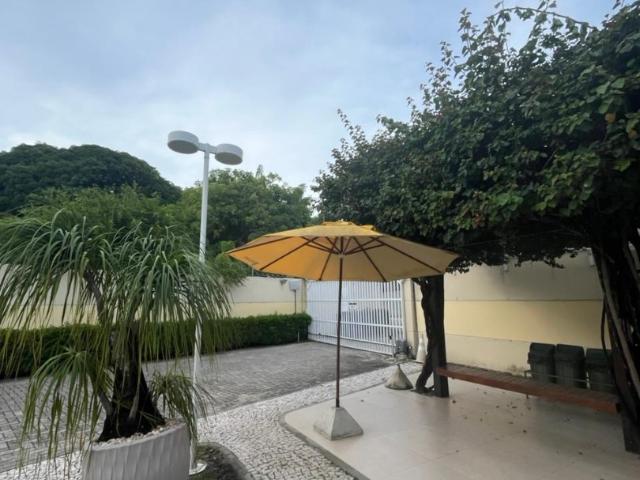Casa / Sobrado em Condomínio para Venda em Fortaleza/CE Lagoa Redonda 3 Quartos