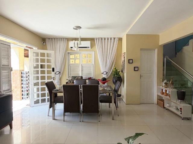 Casa / Sobrado em Condomínio para Venda em Fortaleza/CE Lagoa Redonda 4 Quartos
