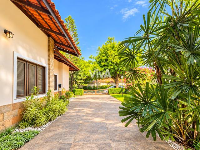 Casa / Sobrado em Condomínio para Venda em Fortaleza/CE Lagoa Redonda 5 Quartos