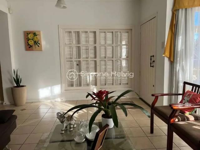 Casa / Sobrado em Condomínio para Venda em Guaíba/RS Parque 35 4 Quartos