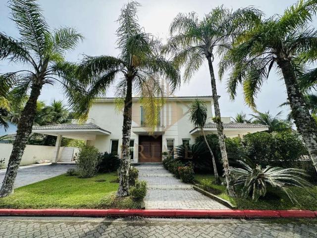Casa / Sobrado em Condomínio para Venda em Guarujá/SP Balneário Praia do Pernambuco 5 Quartos