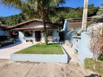 Casa / Sobrado em Condomínio para Venda em Guarujá/SP Balneário Praia do Pernambuco 3 Quartos