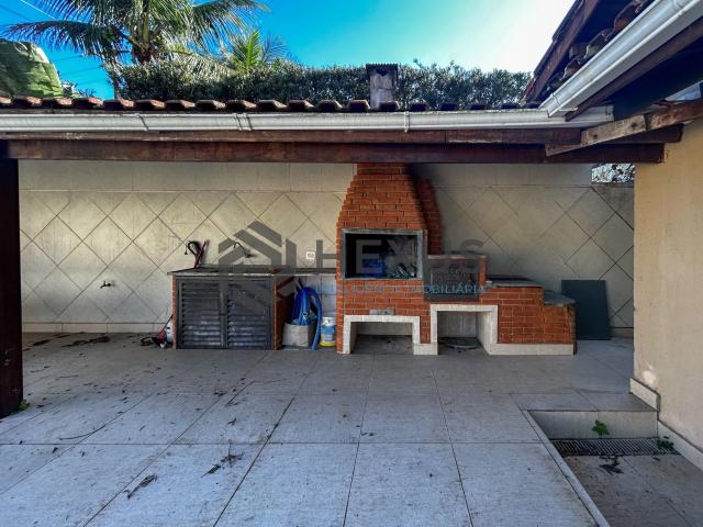 Casa / Sobrado em Condomínio para Venda em Guarujá/SP Balneário Praia do Pernambuco 3 Quartos