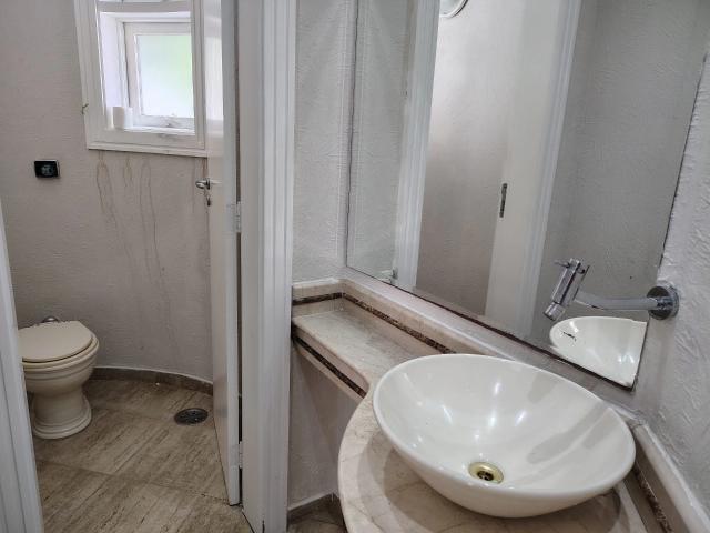 Casa / Sobrado em Condomínio para Venda em Guarujá/SP Enseada 4 Quartos