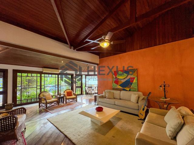 Casa / Sobrado em Condomínio para Venda em Guarujá/SP Enseada 5 Quartos