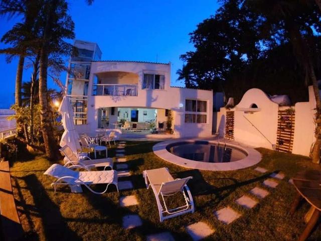Casa / Sobrado em Condomínio para Venda em Guarujá/SP Enseada 5 Quartos