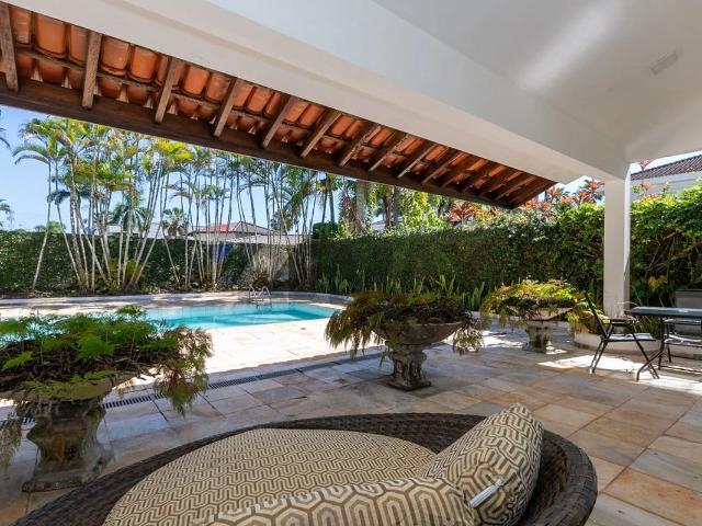 Casa / Sobrado em Condomínio para Venda em Guarujá/SP Jardim Acapulco 5 Quartos