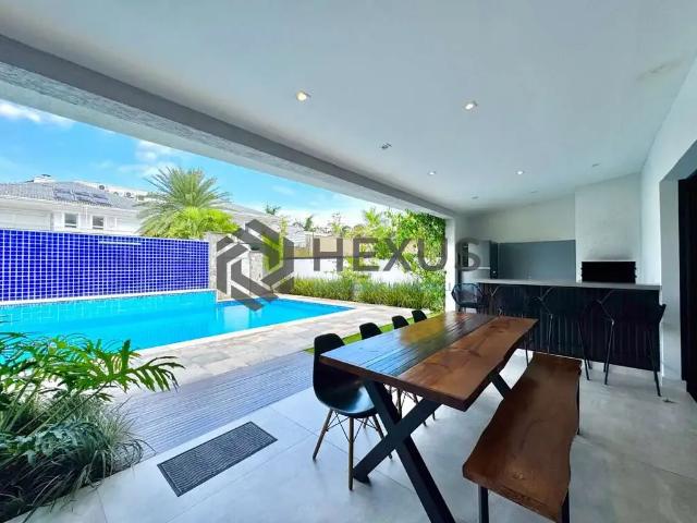 Casa / Sobrado em Condomínio para Venda em Guarujá/SP Jardim Acapulco 5 Quartos