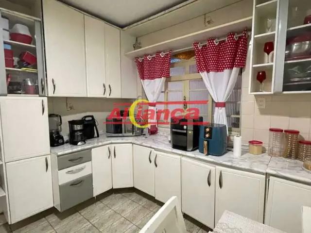 Casa / Sobrado em Condomínio para Venda em Guarulhos/SP Jardim do Papai 3 Quartos
