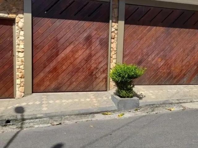 Casa / Sobrado em Condomínio para Venda em Guarulhos/SP Jardim Santa Clara 3 Quartos
