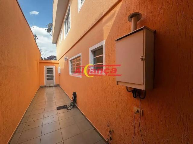 Casa / Sobrado em Condomínio para Venda em Guarulhos/SP Jardim Santa Mena 3 Quartos