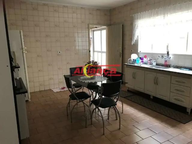 Casa / Sobrado em Condomínio para Venda em Guarulhos/SP Jardim Santa Mena 3 Quartos