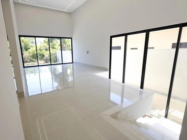 Casa / Sobrado em Condomínio para Venda em Goiânia/GO Condomínio do Lago 4 Quartos