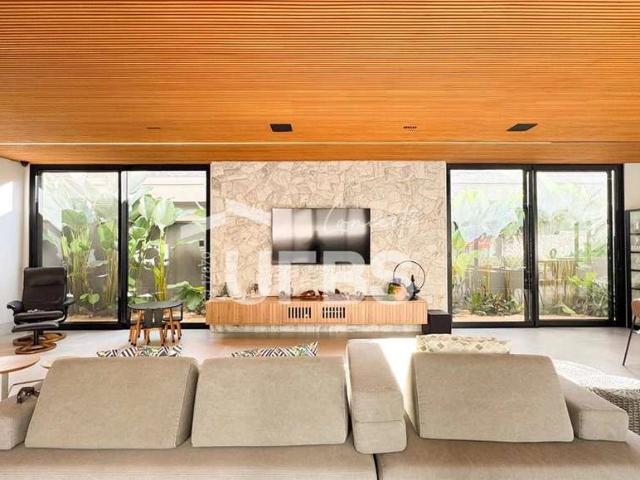 Casa / Sobrado em Condomínio para Venda em Goiânia/GO Jardins Munique 5 Quartos